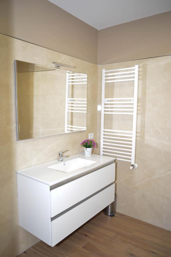 Fidia Palace Marco Aurelio'S Apartment Colosseo Roma Ngoại thất bức ảnh